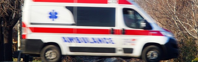 Tri osobe lakše povređene u dve saobraćajne nezgode