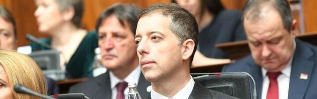 Đurić: EU neće Srbiju da tapše po ramenu kao najbolje đake zbog njene samostalne politike