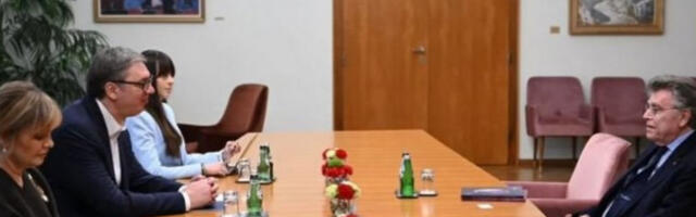 Вучић разговарао са Монбријалом о актуелним питањима данашњице