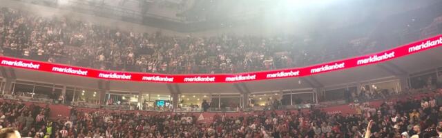 Navijači Partizana bacaju topovske udare na publiku