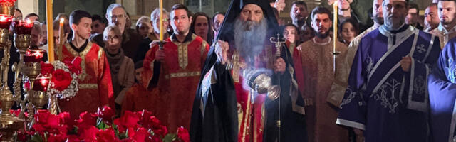 DANAS U HRAMOVIMA TRI BOGOSLUŽENJA - JEDNO NE BI TREBALO PROPUSTITI: Ovo su crkvena pravila za Veliki petak