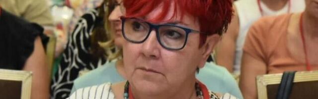 "Rasplakaću se, deca traže da DAM OTKAZ": Nastavnica koju je napao učenik otvorila dušu