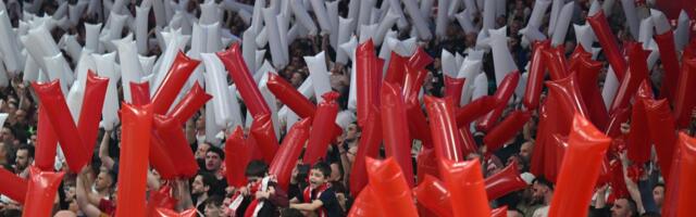 Arena obojena u crveno-belo pred početak derbija: Ovako je izgledala koreografija navijača Zvezde