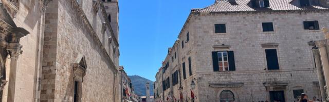 Haos u Hrvatskoj: Urušio se deo tribina na stadionu usred meča, ima povređenih