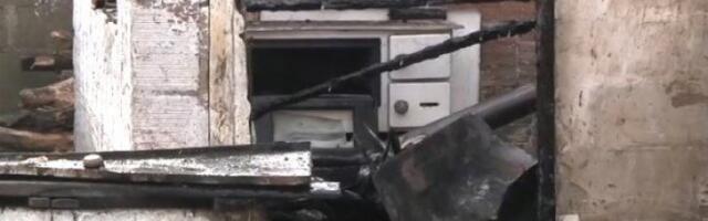 DECA SE GREJALA NA SVEĆU, VATRA PLANULA USRED NOĆI Četvoro mališana povređeno u požaru kod Žitorađe