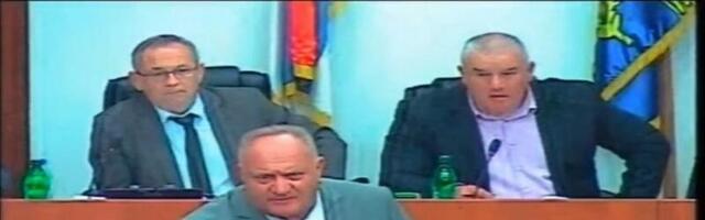 Leskovac: Gordana Savić puštena iz pritvora, Cakić ponovo tražio ostavku gradonačelnika  (video)