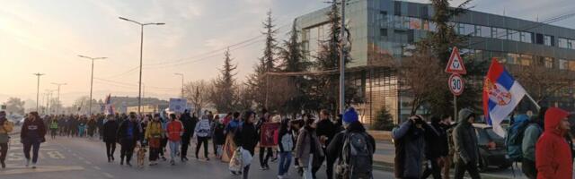 Studenti iz Niša krenuli pešaka ka Kragujevcu na veliki protest „Sretnimo se na Sretenje“