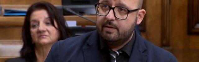 "Vučić pomilovanjem nasilnika izdao pravdu i bejzbol palice vratio u modu"
