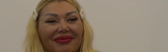 Odlepila: Bivša inspektorka se skinula gola i svađala sa zadrugarima!