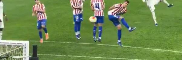 NE ZNA SE KOJI UGAO PROJEKTILA FUDBALERA REALA JE BOLJI! Brutalna golčina u polufinalu je obišla svet i morate da je vidite! (VIDEO)