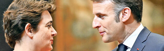 Оставка директорке Лувра