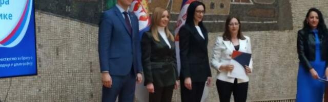 Vlasotince dobilo 5 miliona dinara za izgradnju dečjeg igrališta u Rosulji