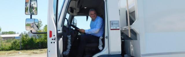NOVI SMEĆAR ZA "NAŠ DOM" Stigao poklon Ministarstva zaštite životne sredine Loznici (FOTO)