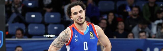 Efes se ne predaje, Lojd i Larkin srušili Fener, povreda Melija obeležila meč