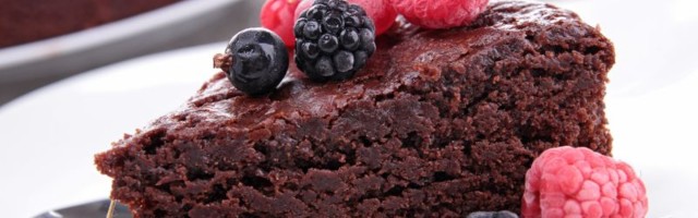 Slatkiš koji se topi u ustima: Čokoladna pogača sa džemom (RECEPT)