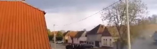 Strašno: Hrvatski navijači na Uskrs idu ulicama Borova i viču "Ubij Srbina"
