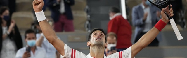 (UŽIVO) Đoković – Cicipas: Finale Rolan Garosa i sudar generaija za istoriju tenisa