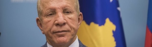 PLJUNUO, PA POLIZAO! I Pacoli osuo paljbu po Grenelu zbog Vidovdana, a onda OBRISAO TVIT! ŠIPTARI POTPUNO PROLUPALI! Foto