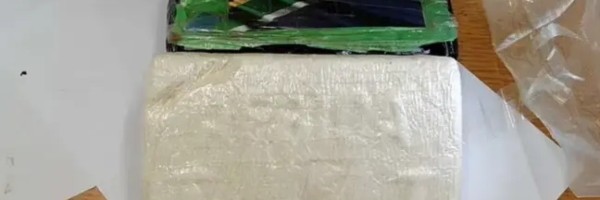 Ljudima na Sardiji sa neba pao čist kokain vredan gotovo osam miliona evra