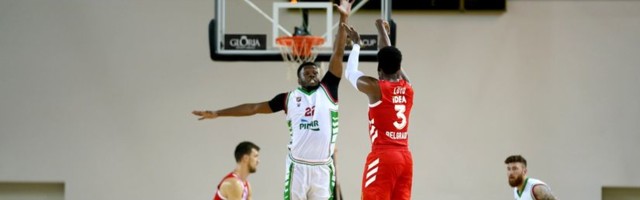 Obradovićeva Zvezda s granitnom odbranom, na dva meča razlika +40! Volden + Lojd + Hol = 43