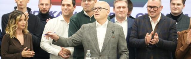 Šta je prethodilo nalogu tužilaštva da policija uhapsi Selakovića? Nije otišao na saslušanje, pa se smeškao iz štaba SNS