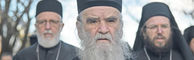 Увредљиве поруке о митрополиту Амфилохију изазвале револт верника у Црној Гори
