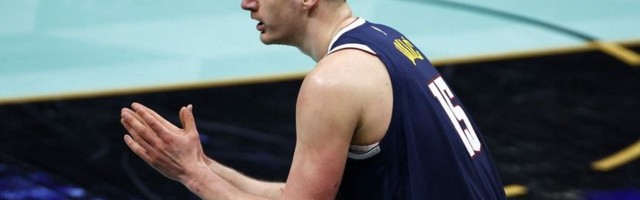 Nema dileme ko je MVP: Jokić odmarao skoro pola meča, nije smetalo za novi tripl-dabl (VIDEO)