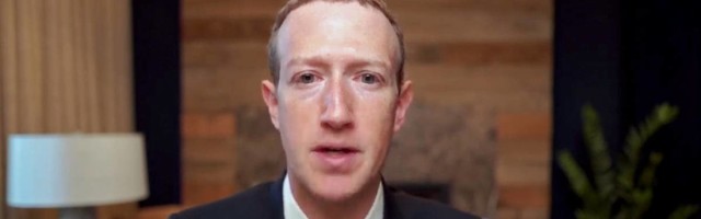 Pali Instagram, Fejsbuk i WhatsApp i ljudi se smeju na račun Mark Zuckerberga