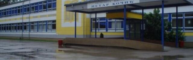 INCIDENT U OSNOVNOJ ŠKOLI U NOVOJ TOPOLI: Roditelj fizički napao učenika koji se sukobio sa njegovim detetom!