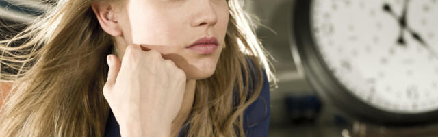 Šta kad se pojave sede? Frizeri upozoravaju: Sa ovom bojom kose ćete izgledati starije