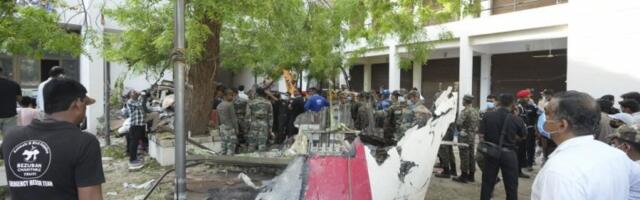 "ODJEDNOM SU SVETLA POČELA DA TREPERE, ZELENA I BELA!" Jedini preživeli putnik iz aviona Er Indije opisao horor nakon nesreće: "LJUDI SU OKO MENE UMIRALI!"