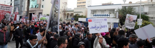 Сукоби демонстраната и полиције у Тунису