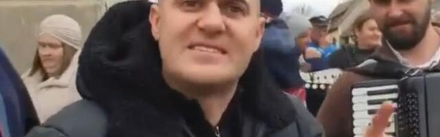 PEVANJE USTAŠKE PESME O PAVELIĆU HRVATIMA NIJE PROBLEM NITI SKANDAL Zanima ih samo da li će opstati vlada: Ustaštvo je tamo, izgleda, postalo normalna stvar