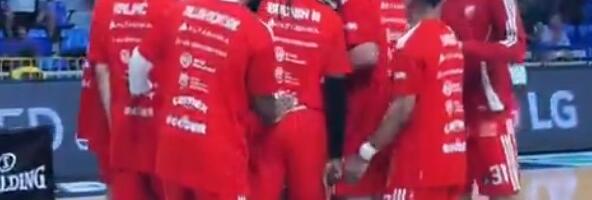 SKANDAL U PODGORICI: Igrači Crvene zvezde zasuti predmetima, uvrede na račun supruge Nemanje Nedovića! (VIDEO)