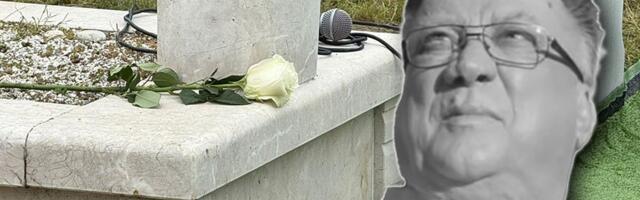 Legendarni pevač snimljen kako lije suze na grobu Halida Bešlića: Nije mu bio na sahrani, sad se slomio