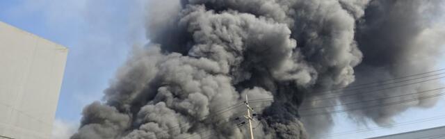 POŽAR PROGUTAO FABRIKU AUTO-DELOVA, NAJMANJE 53 POVREĐENIH: Strašne scene obilaze svet (foto, video)