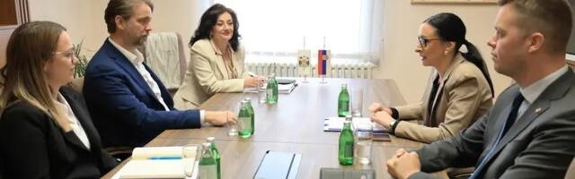 Ministarka Žarić Kovačević u Kragujevcu: Nastavak snažne podrške porodicama i demografskim merama (FOTO)