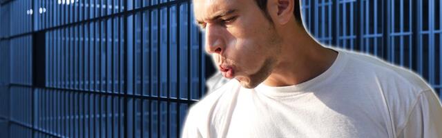 "POLICIJSKA PLJUCA" JE NAJODVRATNIJI DUVAN KOJI ZATVORENICI PUŠE: "Pomešan je sa pljuvačkom čuvara, uzimamo ga sa podova!" Evo zašto to rade