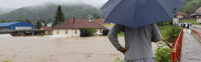 U Lučanima poplavljeno više stotina hektara poljoprivrednog zemljišta, pokrenulo se nekoliko klizišta