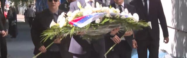DAN ZA SUZE I SEĆANJA: Premijer Macut sa ministrima odao poštu stradalima u Ribnikaru