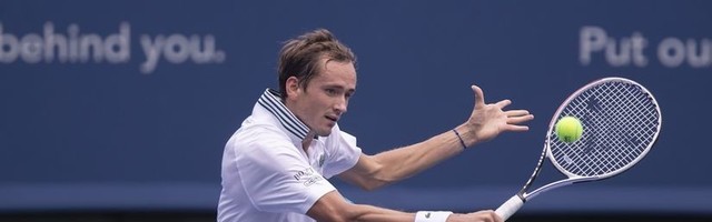 Medvedev oduvao Karenja Bustu i odleteo u polufinale Sinsinatija