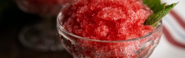 Granita od lubenice - osvežavajući ledeni desert idealan za tople letnje dane
