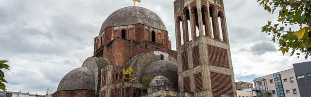 Šiptarski teror! Đavolji advokat i moralna bitanga ruši Hram Hrista Spasa u Prištini