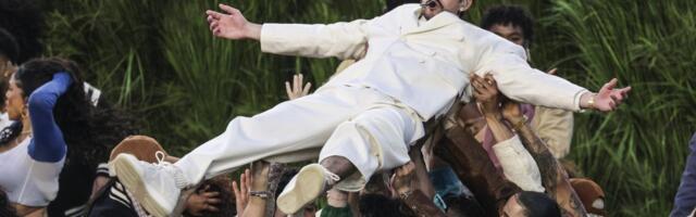 Bed Bani povukao ručnu: Prvi potez pevača nakon Superboula ostavio sve u nedoumici