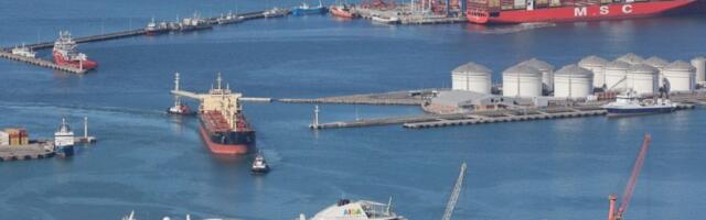 Svet opet gleda u ponor