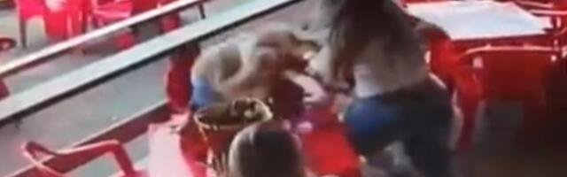UŠLA JE U KAFIĆ I ZATEKLA MUŽA SA LJUBAVNICOM: Kada je počela da ga bije niko nije mogao DA JE ZAUSTAVI! (VIDEO)