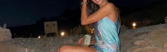 Ana blista pored poznatog zavodnika: Crvena haljina, šampanjac u ruci (FOTO)