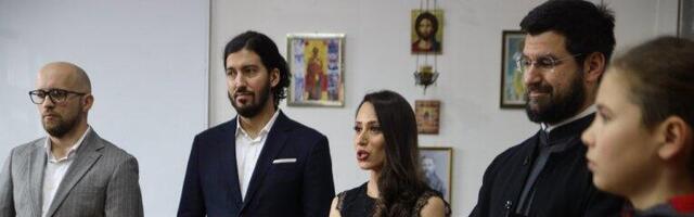 DOBROTVORNA AKCIJA FONDACIJE DAJANA PAUNOVIĆ I KOMPANIJE PERTINI: Paketići radosti za beogradske mališane! (FOTO)