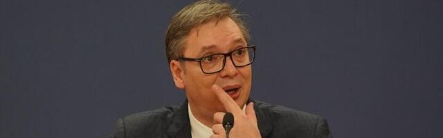 Vučić: Nisam jadnik, molili su me da sednem u prvi red
