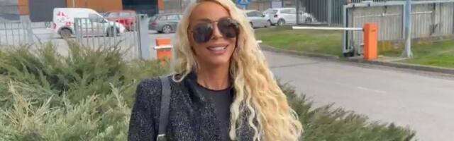 Bojana pazarila papreno skupu "igračku": Napucani kabriolet od 250.000 evra ukrao njeno srce, a boja je ludilo